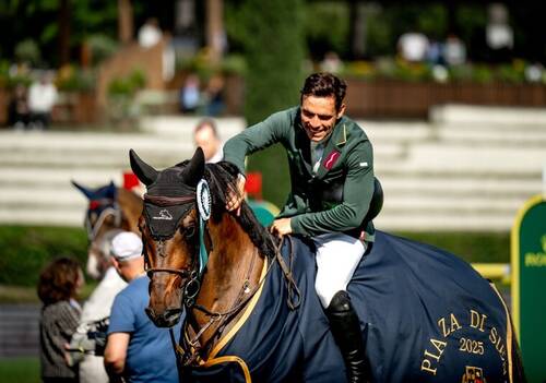 Stephan de Freitas Barcha Blazes to Victory in the CSIO5* 1m55