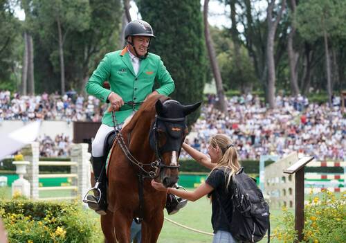 Grand Prix; Gerfried Puck & Equitron Naxcel V. Photo(c) Rolex/Sportfot