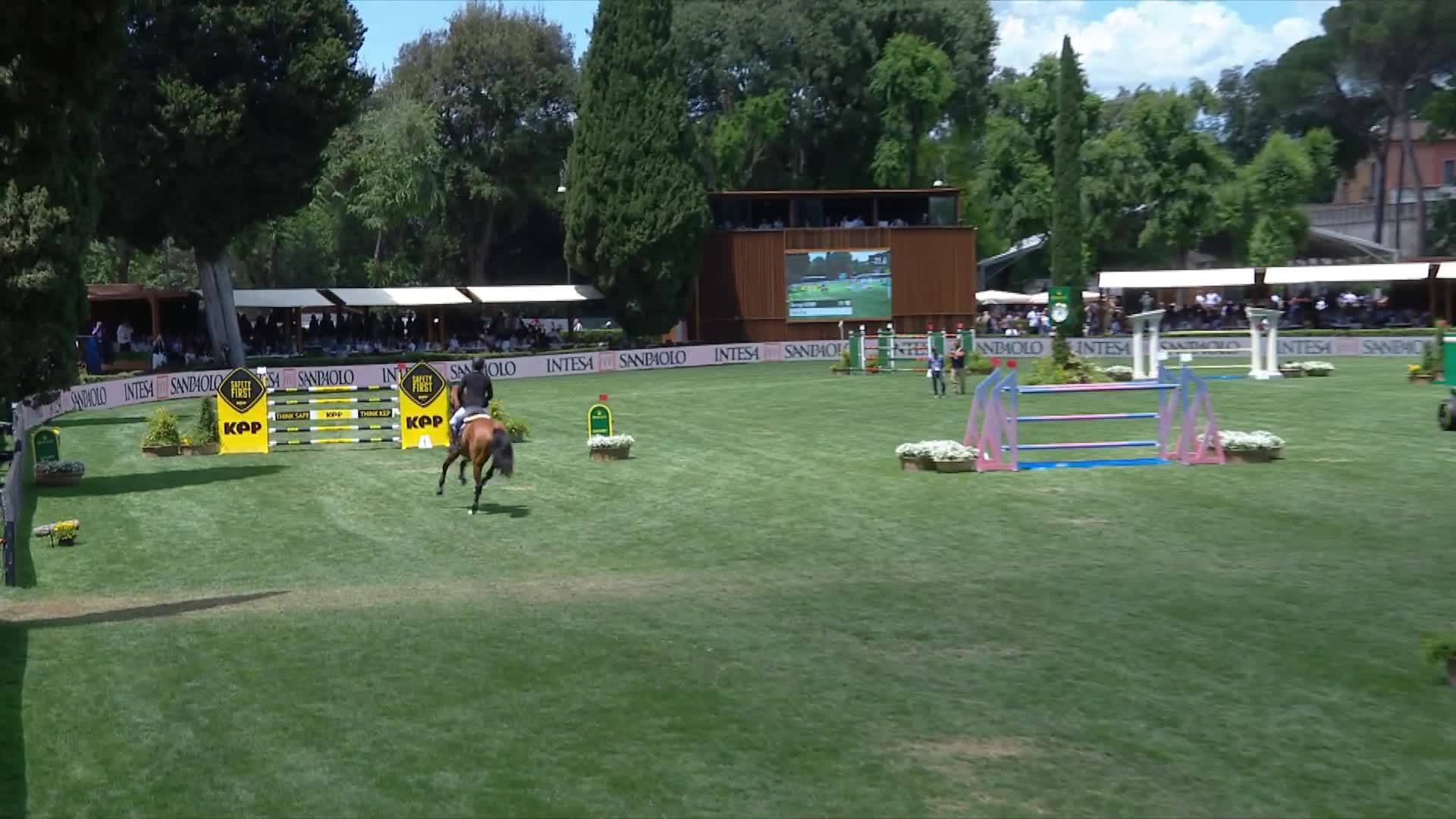 Darragh Kenny with Eddy Blue - CSIO Rome - Piazza di Siena 2024 - Round 1